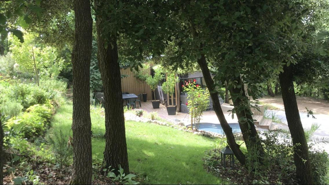 Bus Atypique Au Bord Du Canal Du Midi Et Au Coeur D'Une Foret 2 Chambres Villepinte  外观 照片